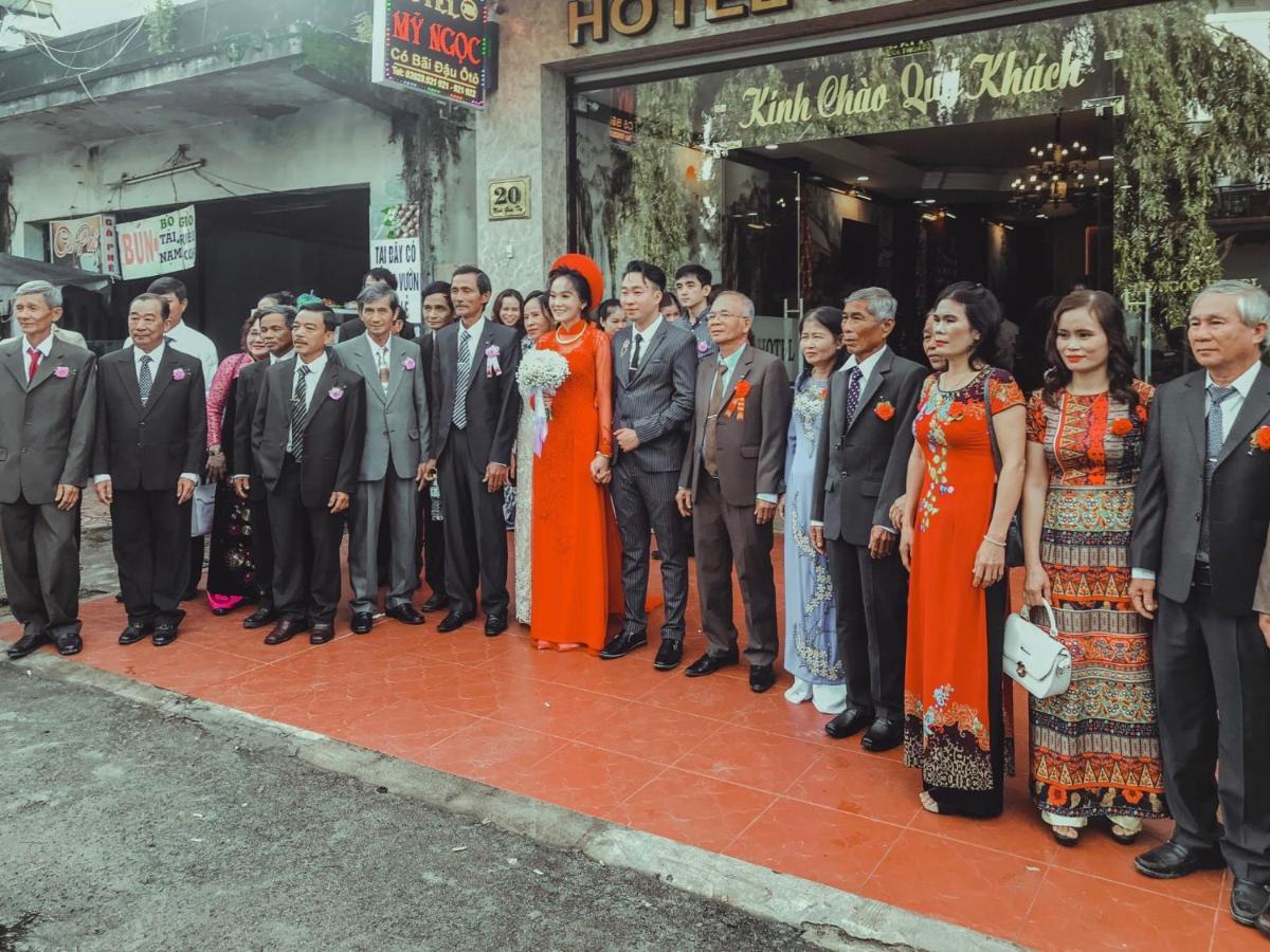 Отель Khach San My Ngoc Буонметхуот Экстерьер фото
