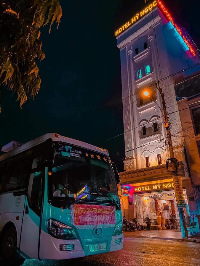 Отель Khach San My Ngoc Буонметхуот Экстерьер фото